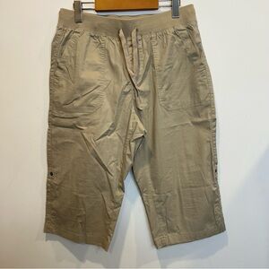 Iyla Roll Tab Beige Capri Pants